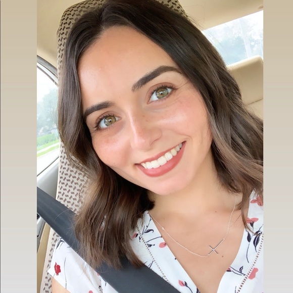 Meet your Posher, Gaby - Picture 1 of 1